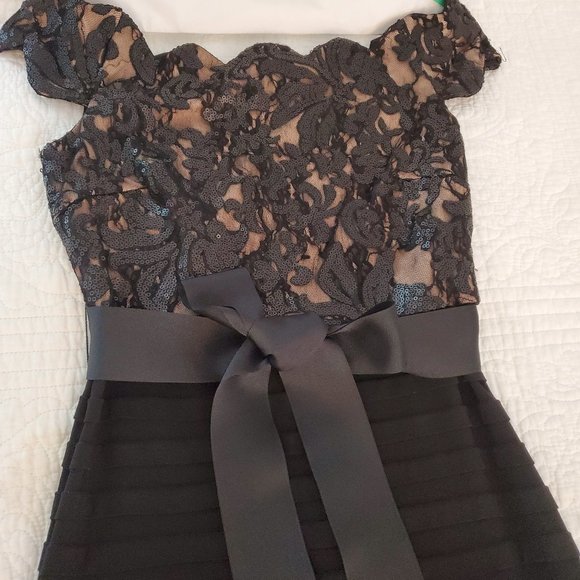 Betsy & Adam Off the shoulder Bodycon  Maxi - Picture 5 of 5